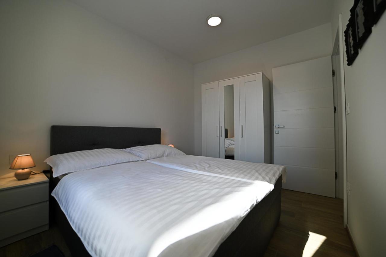 Apartment Perlitto Cres Exteriör bild